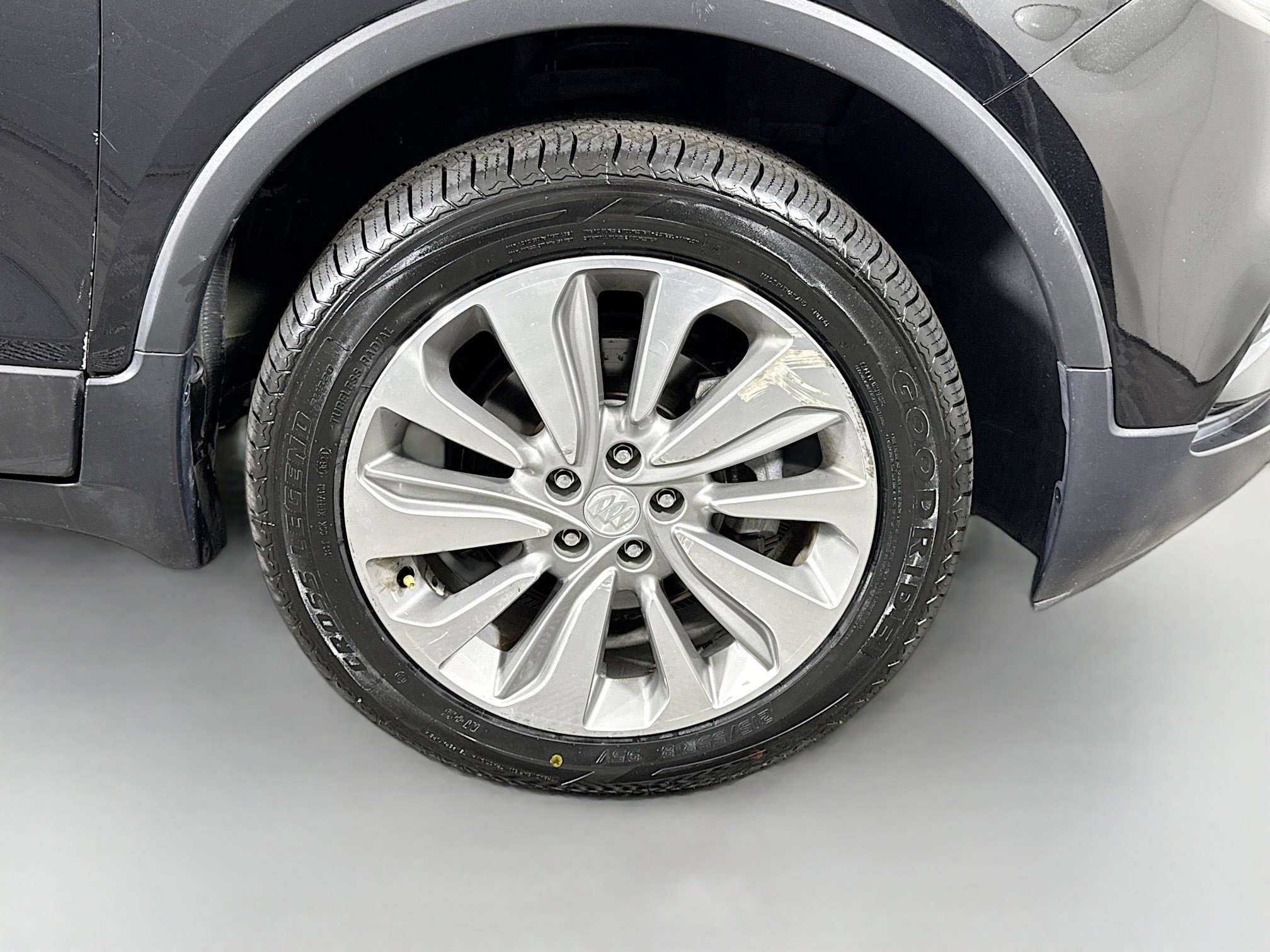 Used 2021 Buick Encore Preferred AWD/4WD image 32