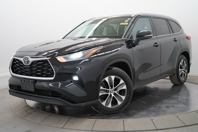 Used 2023 Toyota Highlander XLE