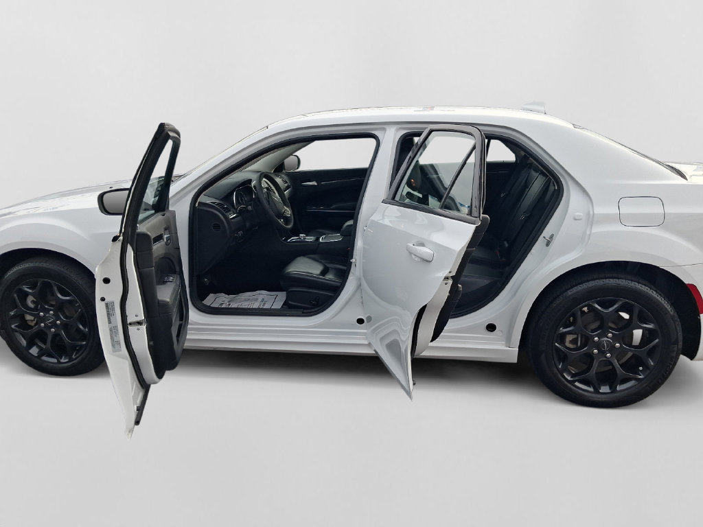 Used 2023 Chrysler 300 Touring L AWD/4WD image 27