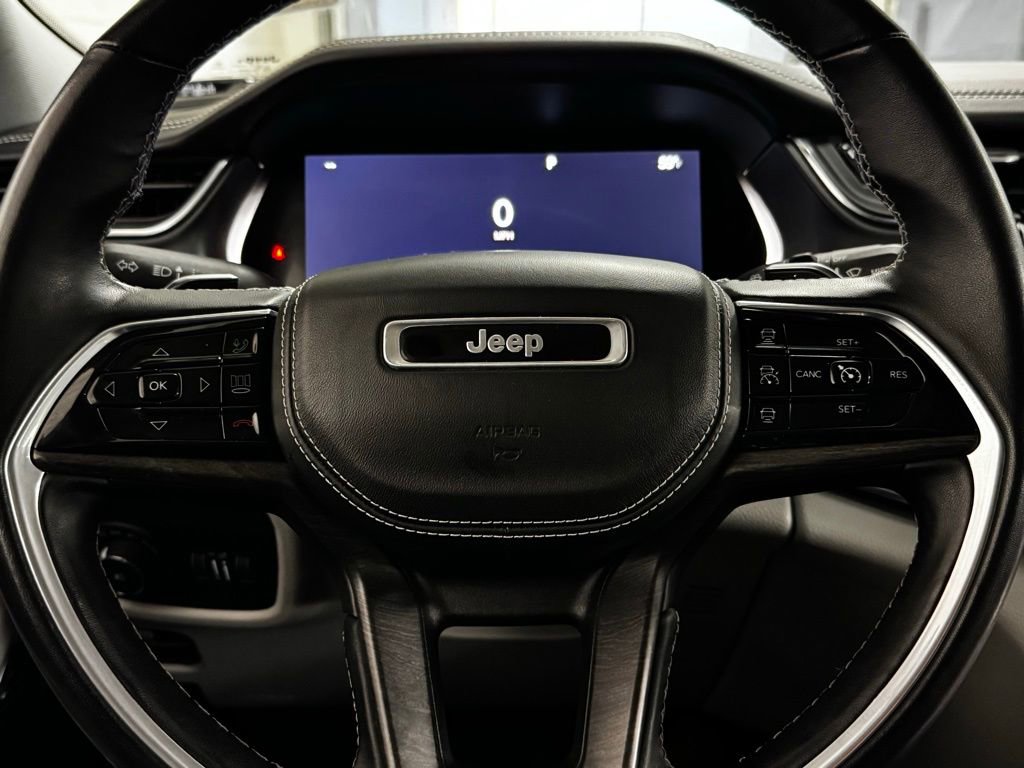 Certified 2022 Jeep Grand Cherokee L Overland w/ Luxury Tech Group IV image 17