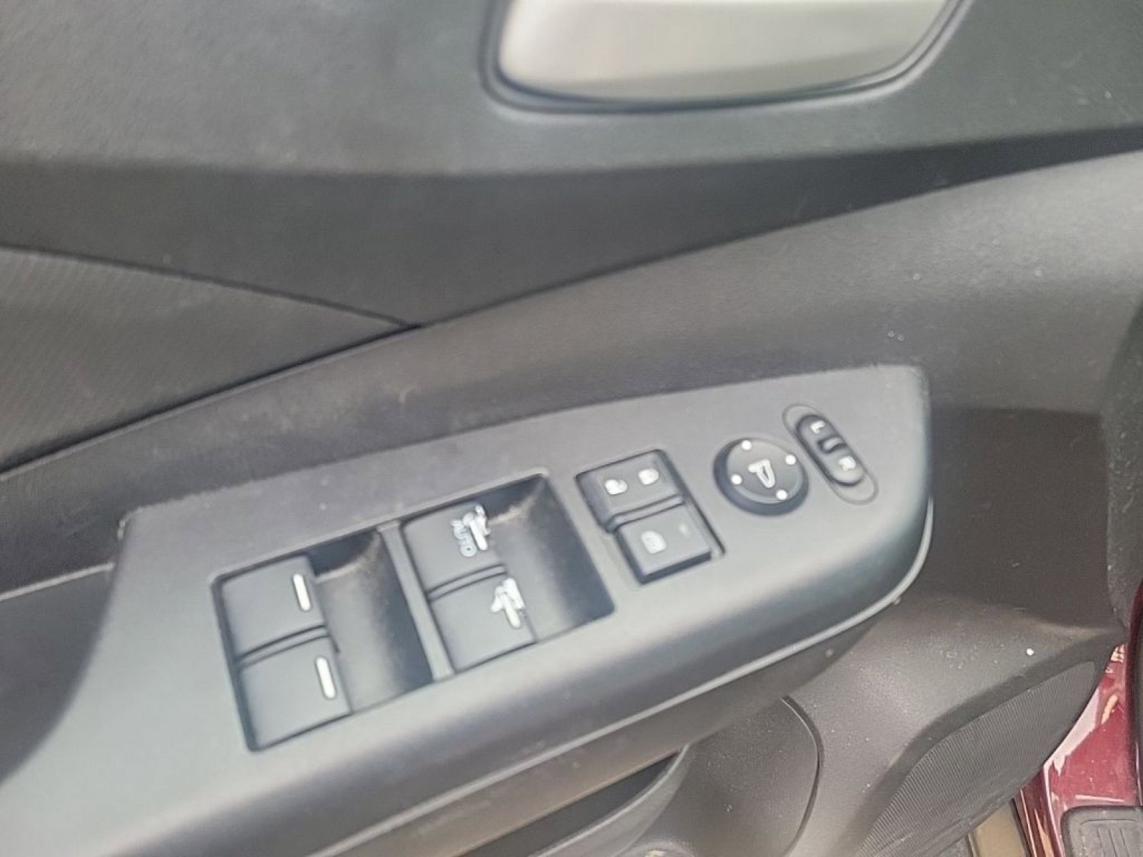 Used 2015 Honda CR-V LX image 16