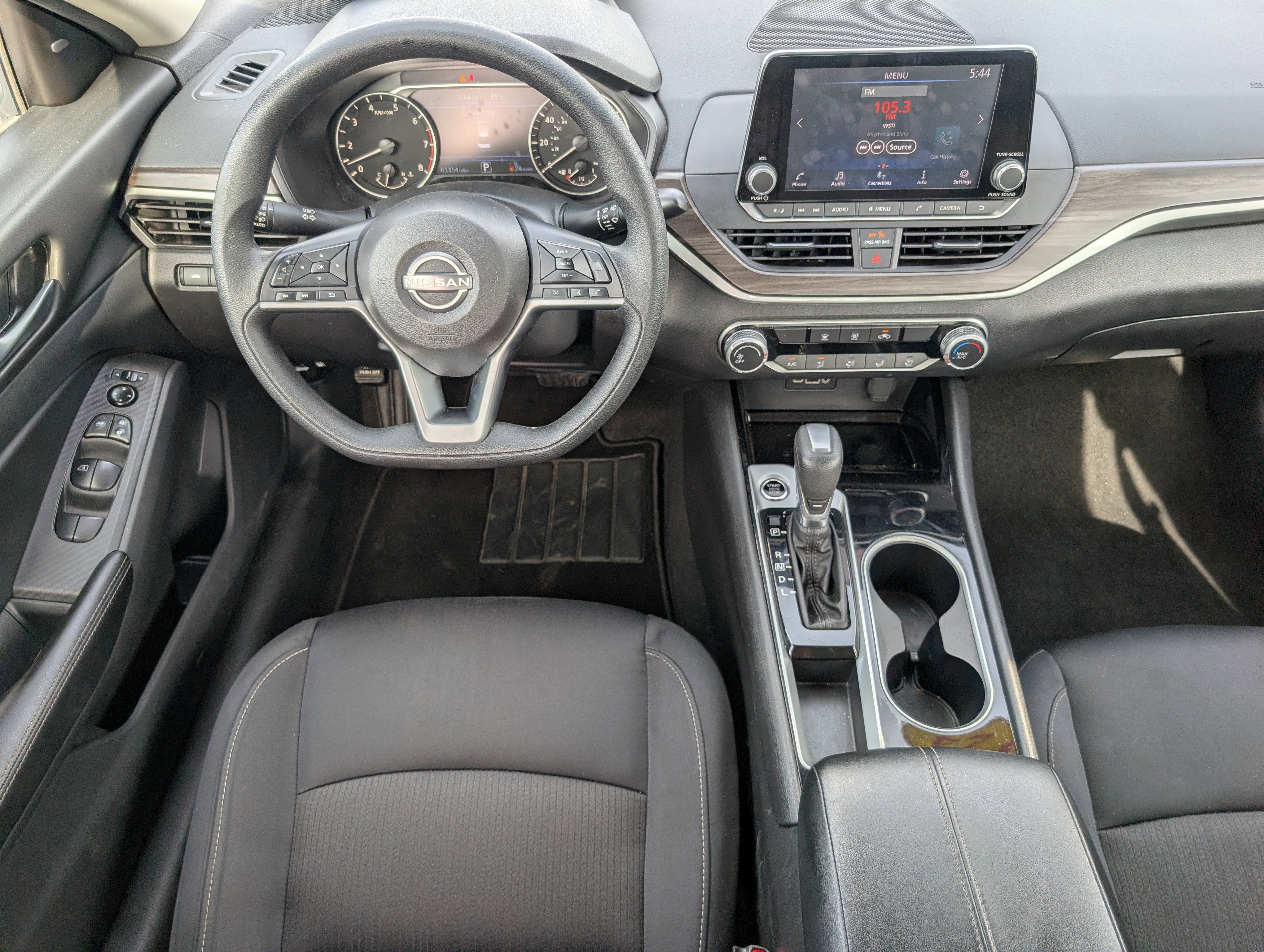 Used 2024 Nissan Altima 2.5 SV FWD image 6