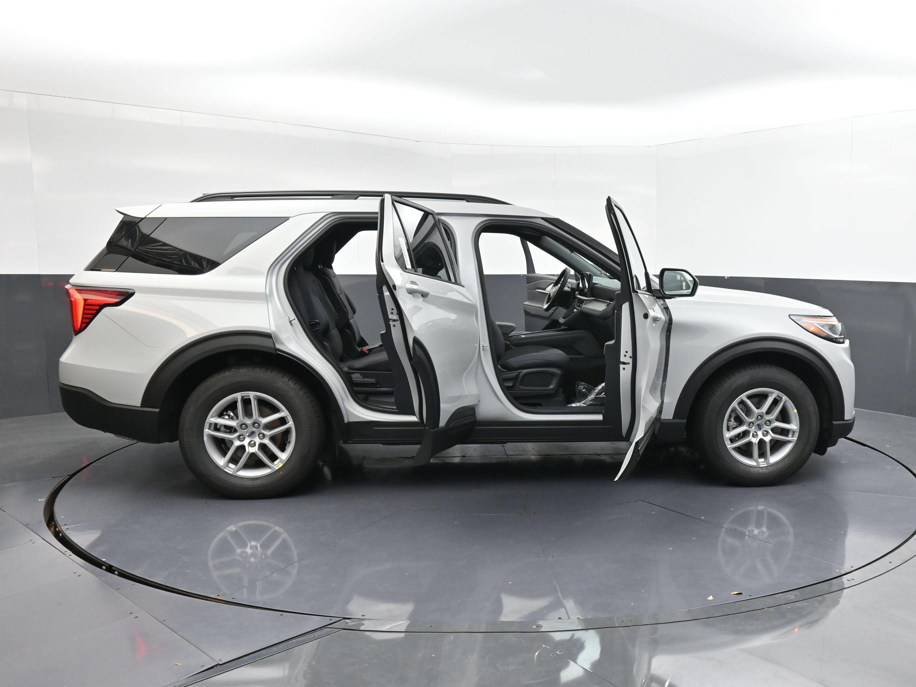 New 2027 Ford Explorer Active RWD image 26