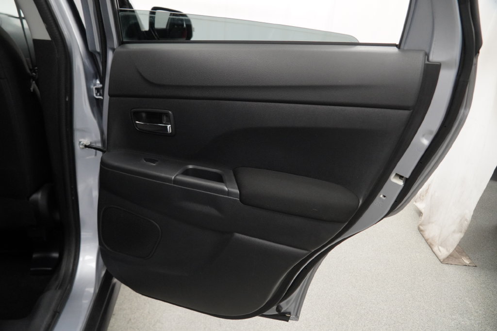 Used 2016 Mitsubishi Outlander Sport ES FWD image 33