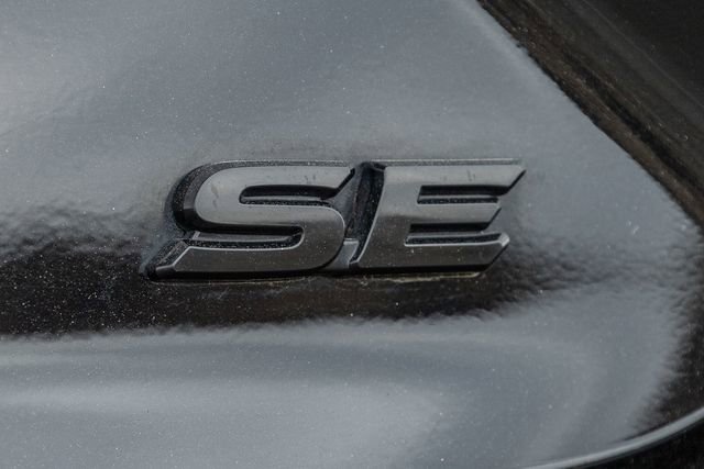 Used 2025 Toyota Camry SE image 6