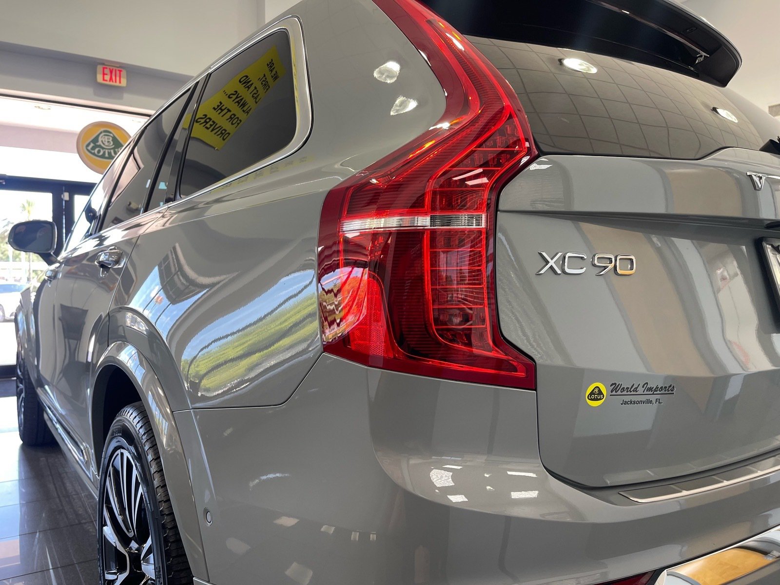 Used 2025 Volvo XC90 T8 Plus w/ Protection Package Premier AWD/4WD image 15