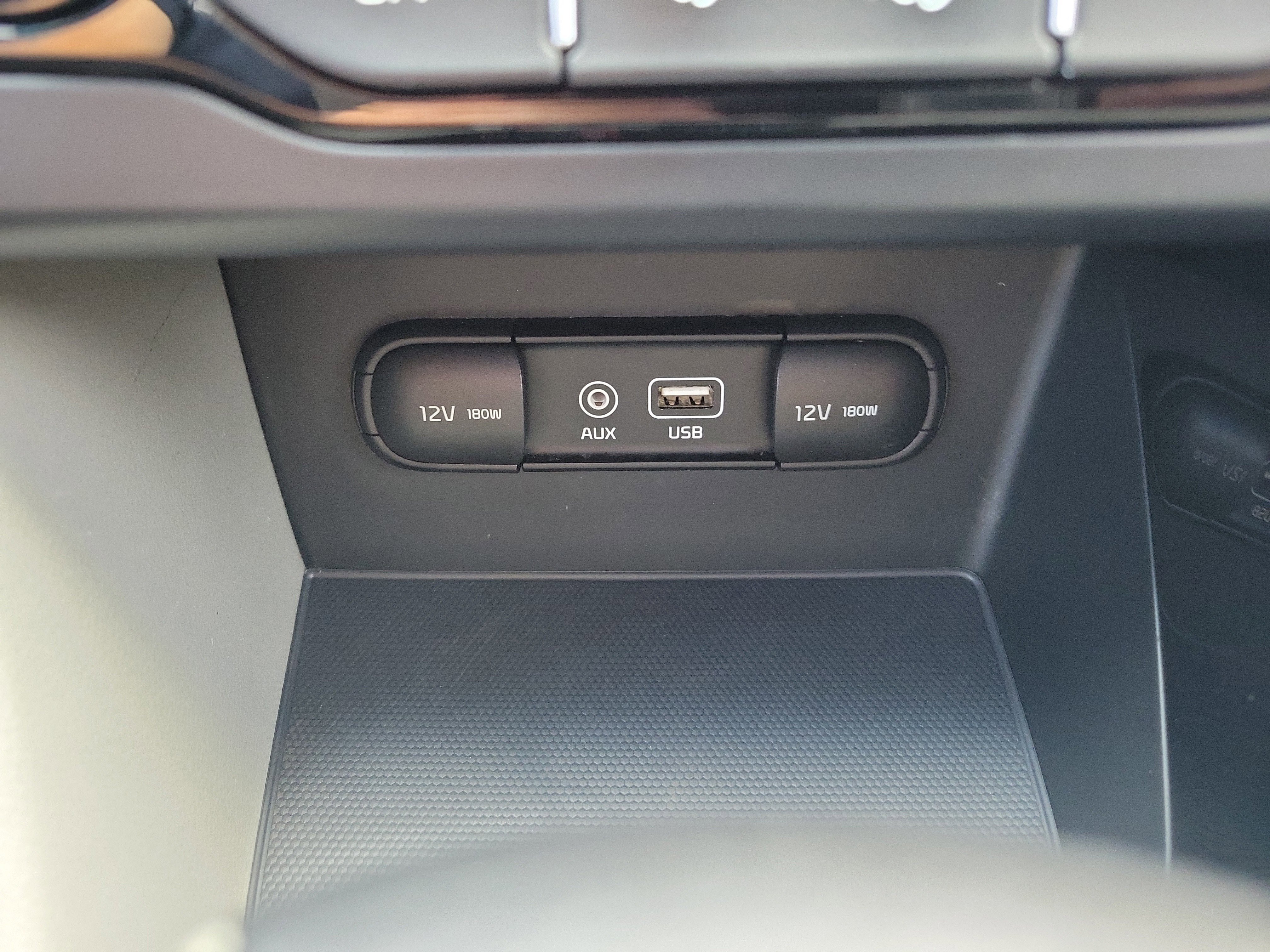 Used 2017 Kia Niro Touring image 37