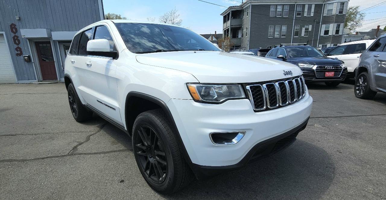 Used 2018 Jeep Grand Cherokee Laredo AWD/4WD image 8
