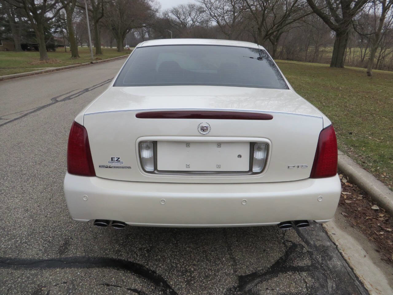 Used 2002 Cadillac De Ville DTS w/ Premium Equipment Pkg image 4