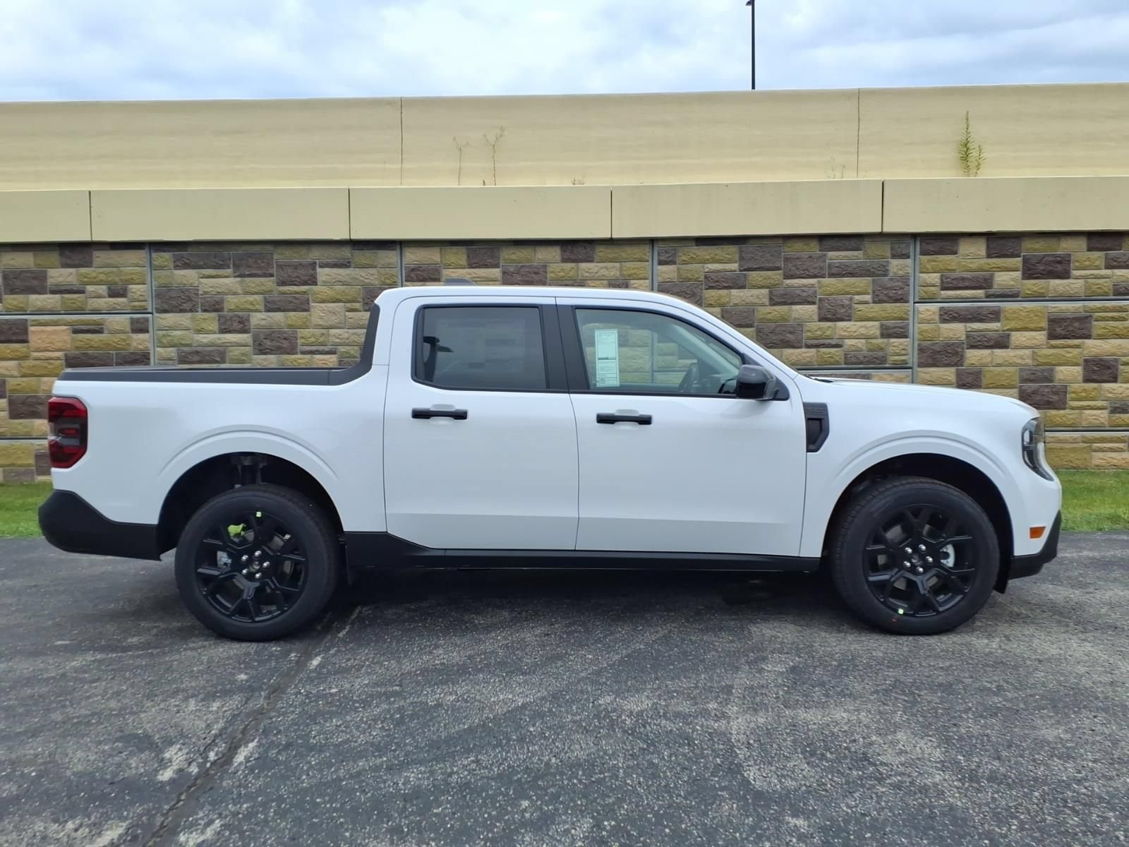 New 2026 Ford Maverick XLT w/ XLT Luxury Package AWD/4WD image 9