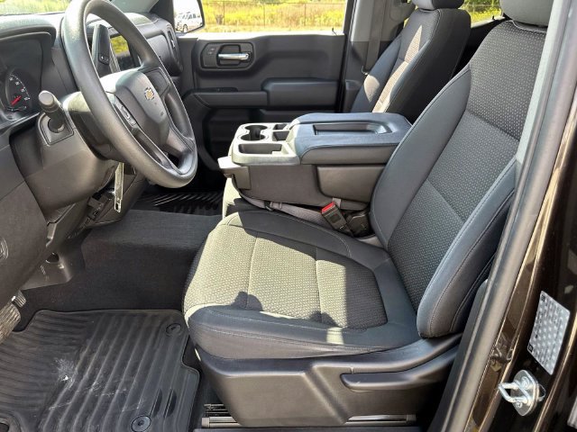 Used 2019 Chevrolet Silverado 1500 Custom w/ Custom Convenience Package AWD/4WD image 19