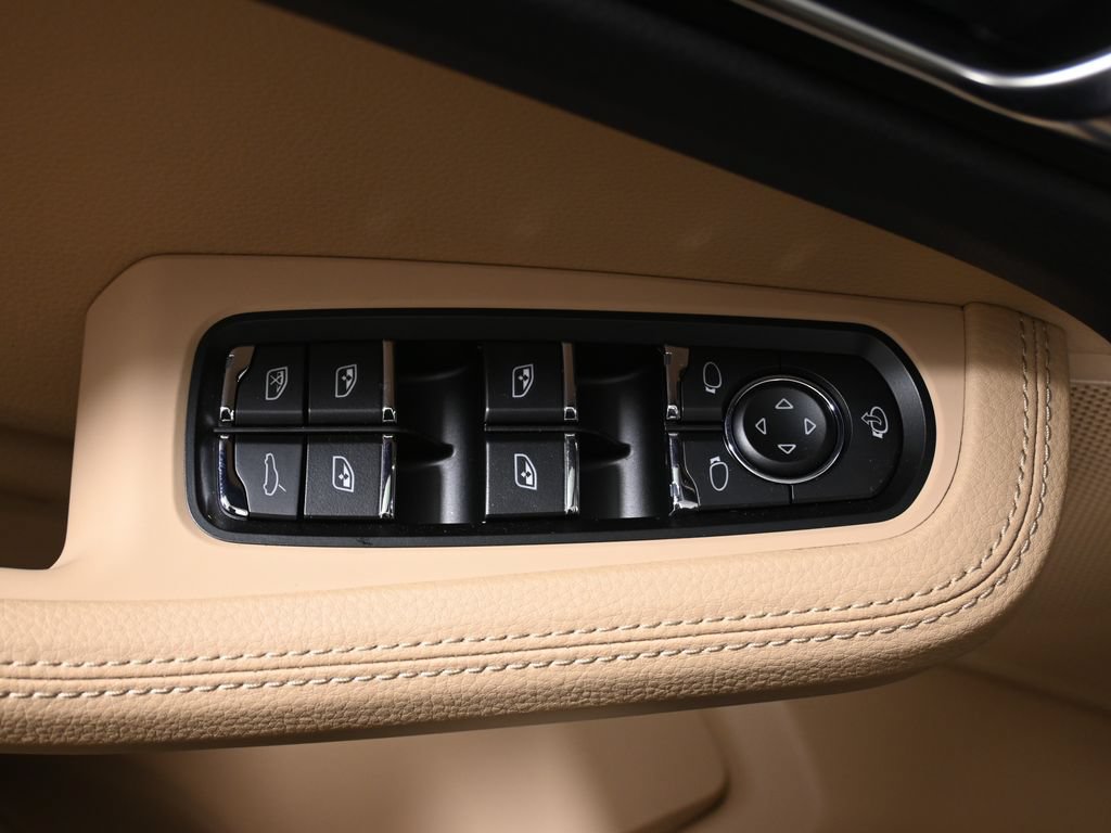 New 2026 Porsche Macan AWD/4WD image 34