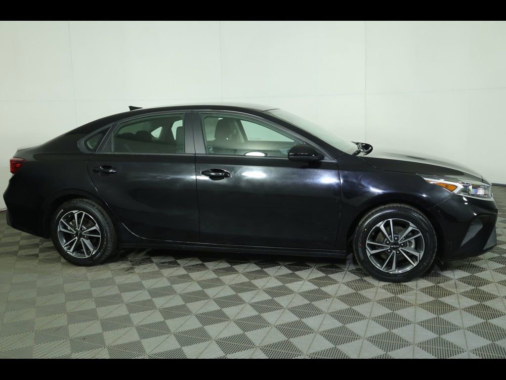 Used 2024 Kia Forte LXS image 12