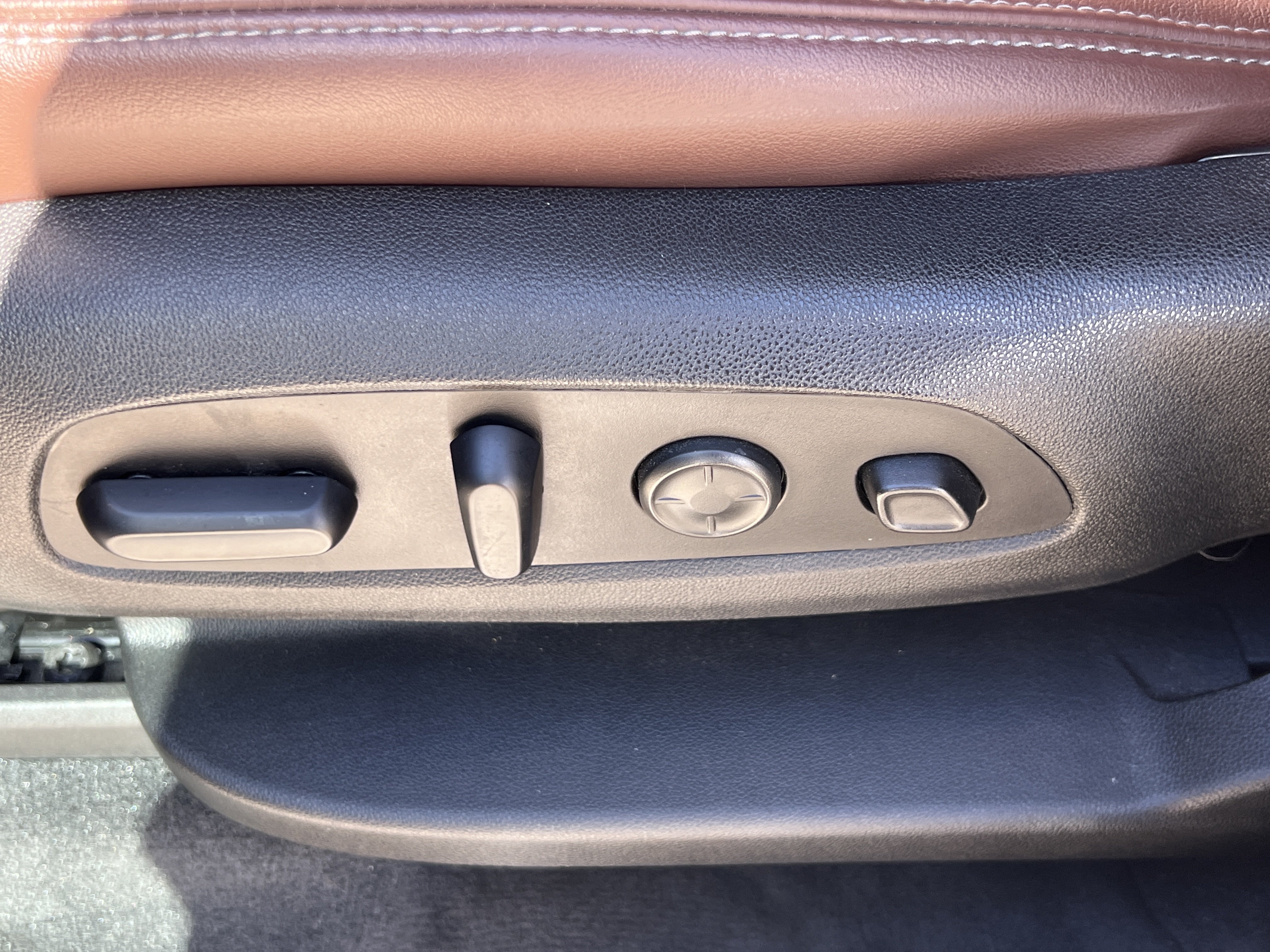 Used 2020 Buick Enclave Avenir FWD image 15