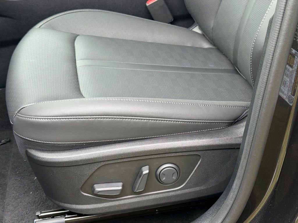 New 2026 Kia Sorento S w/ S Panoramic Sunroof Package image 25