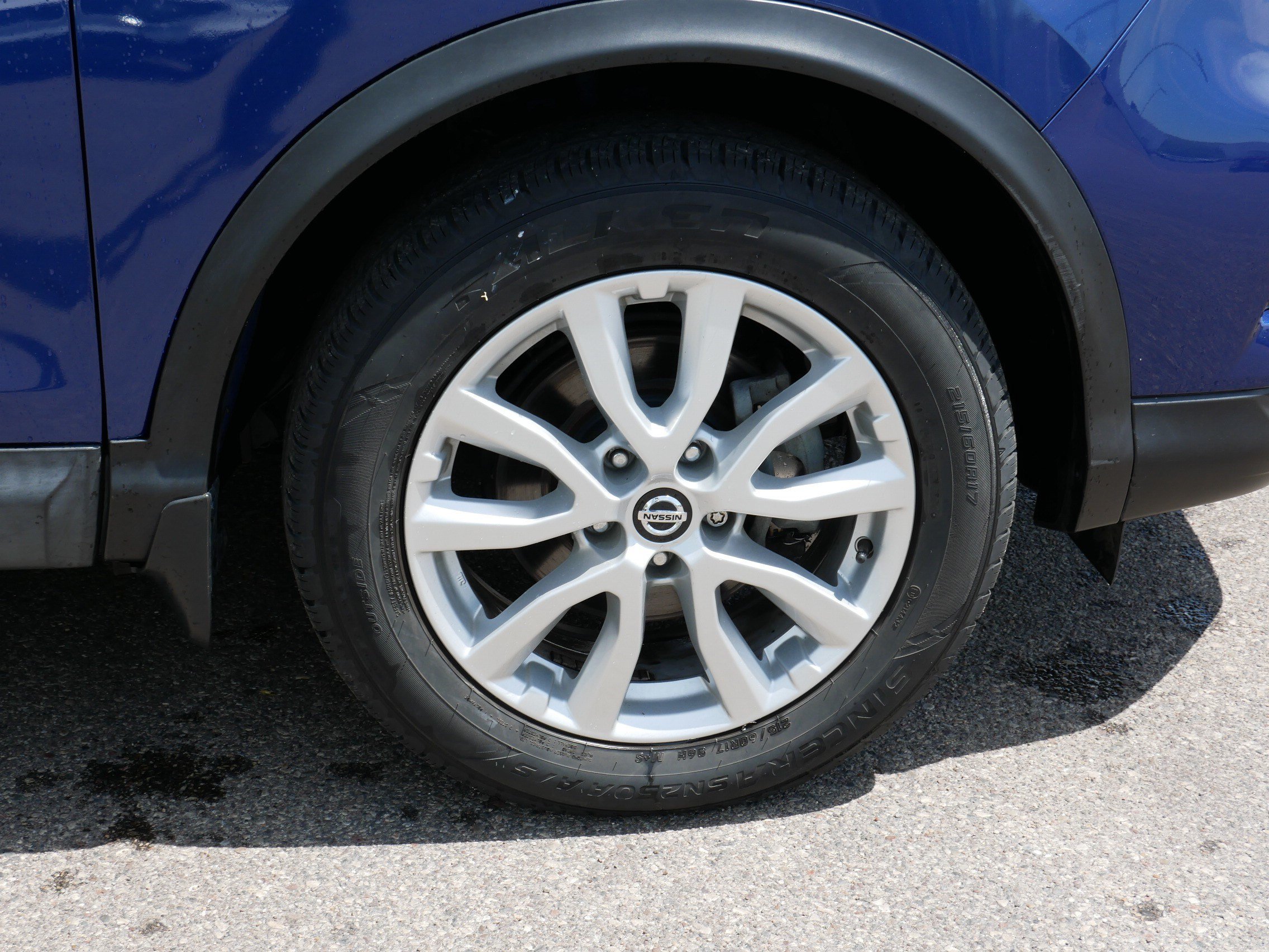 Used 2020 Nissan Rogue Sport SV w/ All-Weather Package AWD/4WD image 15