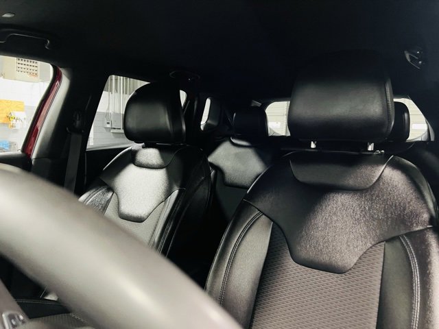 Used 2024 Jeep Compass Latitude image 3