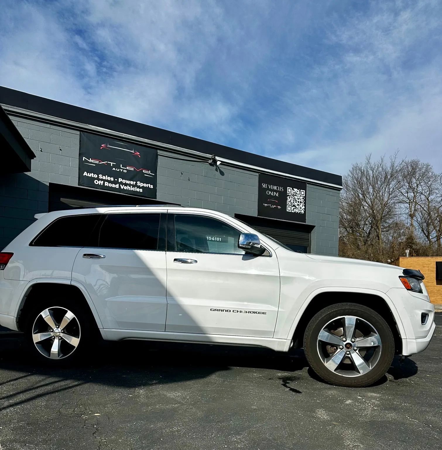 Used 2015 Jeep Grand Cherokee Overland image 6