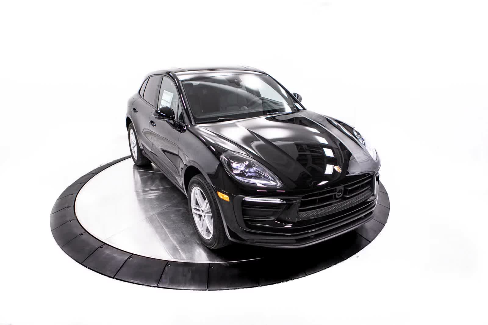 Certified 2026 Porsche Macan AWD/4WD image 22