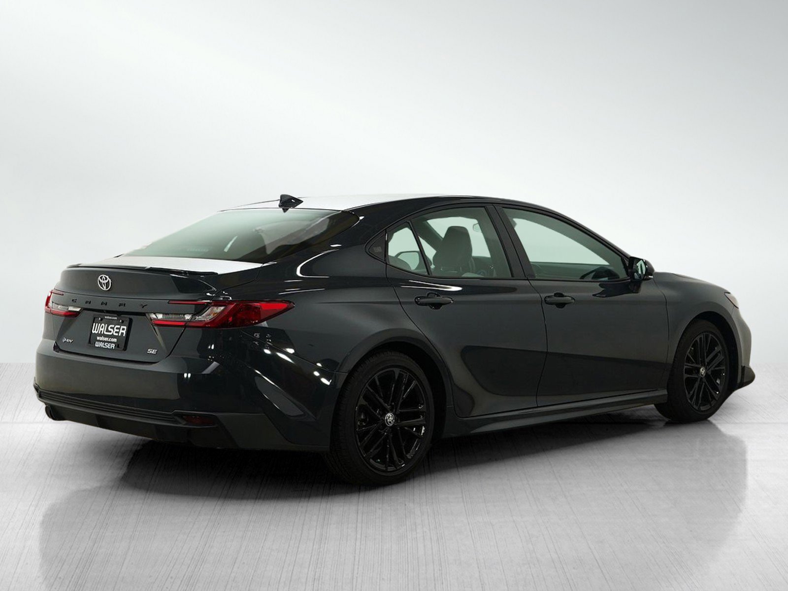 Used 2025 Toyota Camry SE image 5