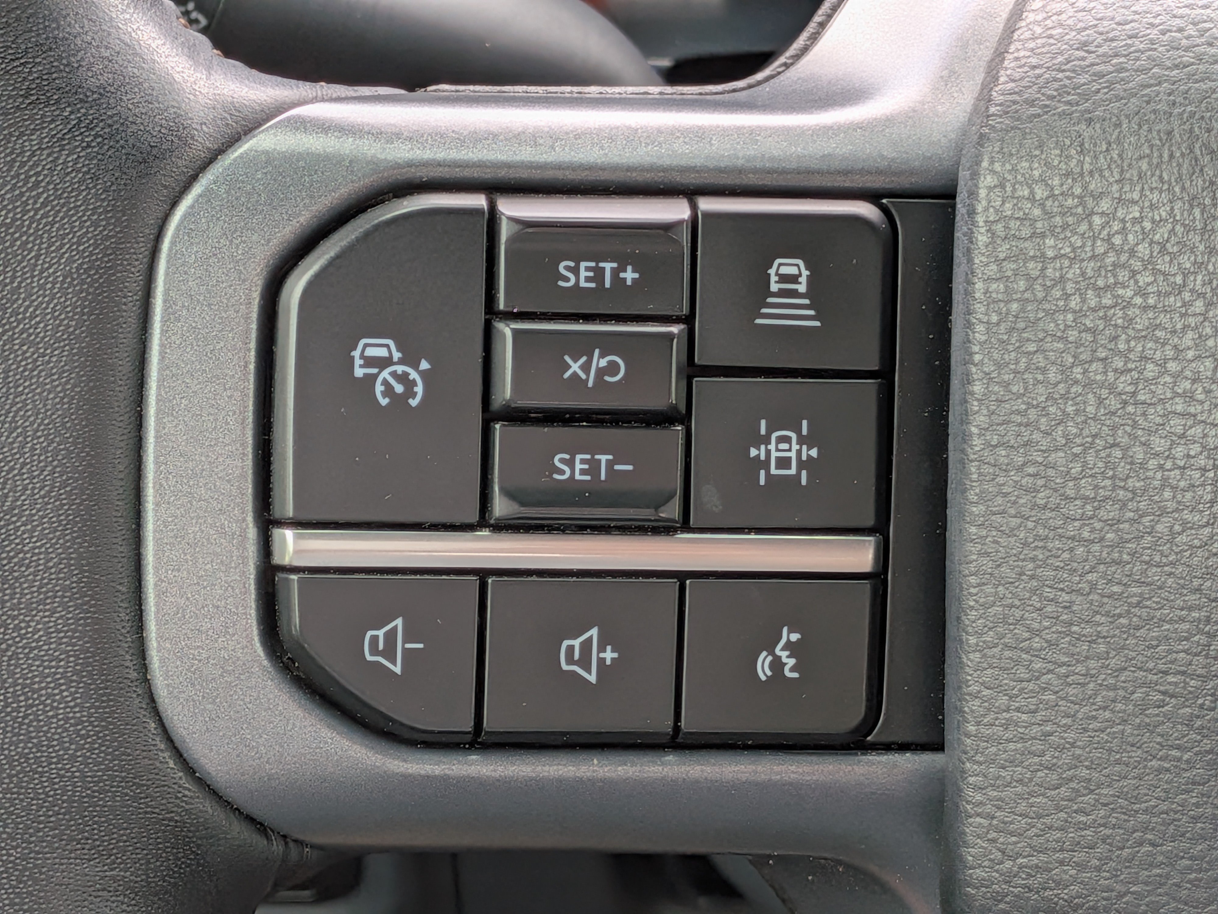 Used 2024 Ford F150 Lariat AWD/4WD image 25