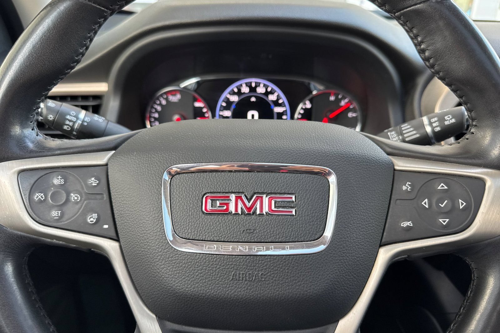 Used 2021 GMC Acadia Denali w/ Denali Ultimate Package AWD/4WD image 27