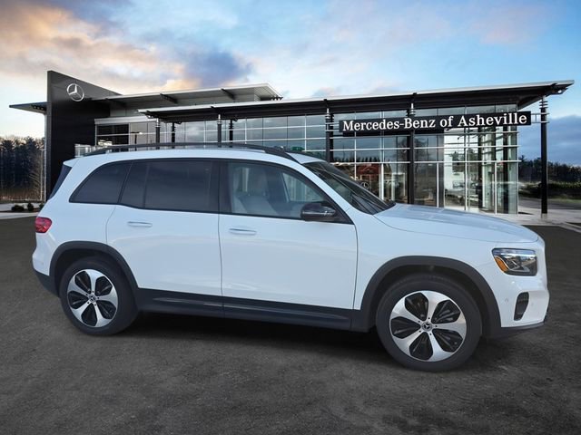 Used 2025 Mercedes-Benz GLB 250 4MATIC image 1