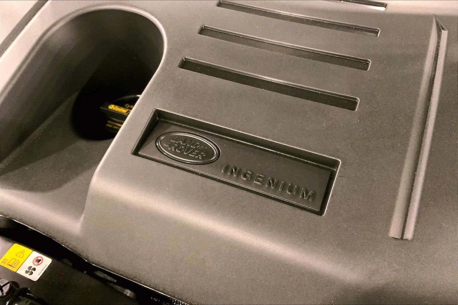 New 2026 Land Rover Defender 110 X-Dynamic SE image 17