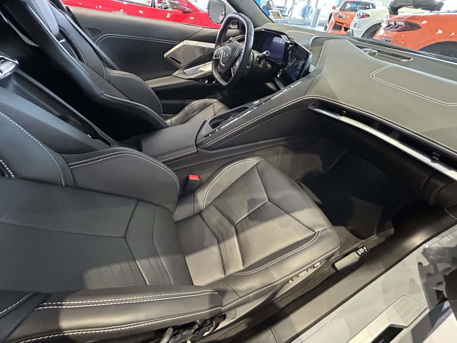 Used 2025 Chevrolet Corvette Stingray Premium Cpe w/ 3LT image 14