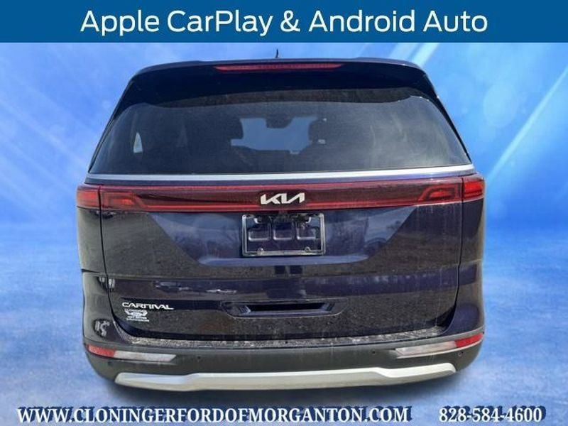 Used 2023 Kia Carnival LX image 7