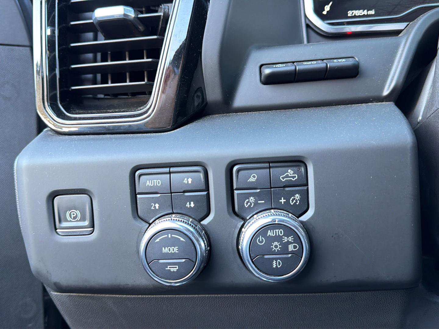 Used 2022 GMC Sierra 1500 AT4X image 16