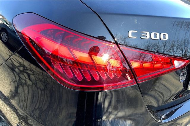 Used 2025 Mercedes-Benz C 300 4MATIC Sedan image 25