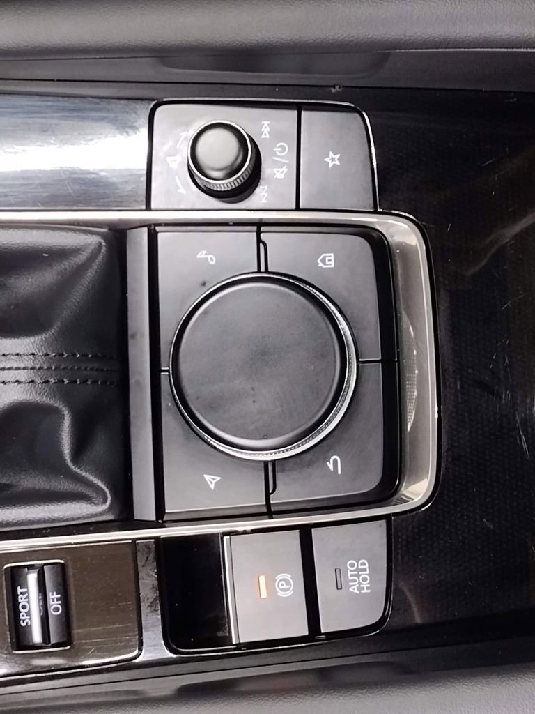 Used 2021 MAZDA MAZDA3 Hatchback w/Premium Plus Pkg image 29