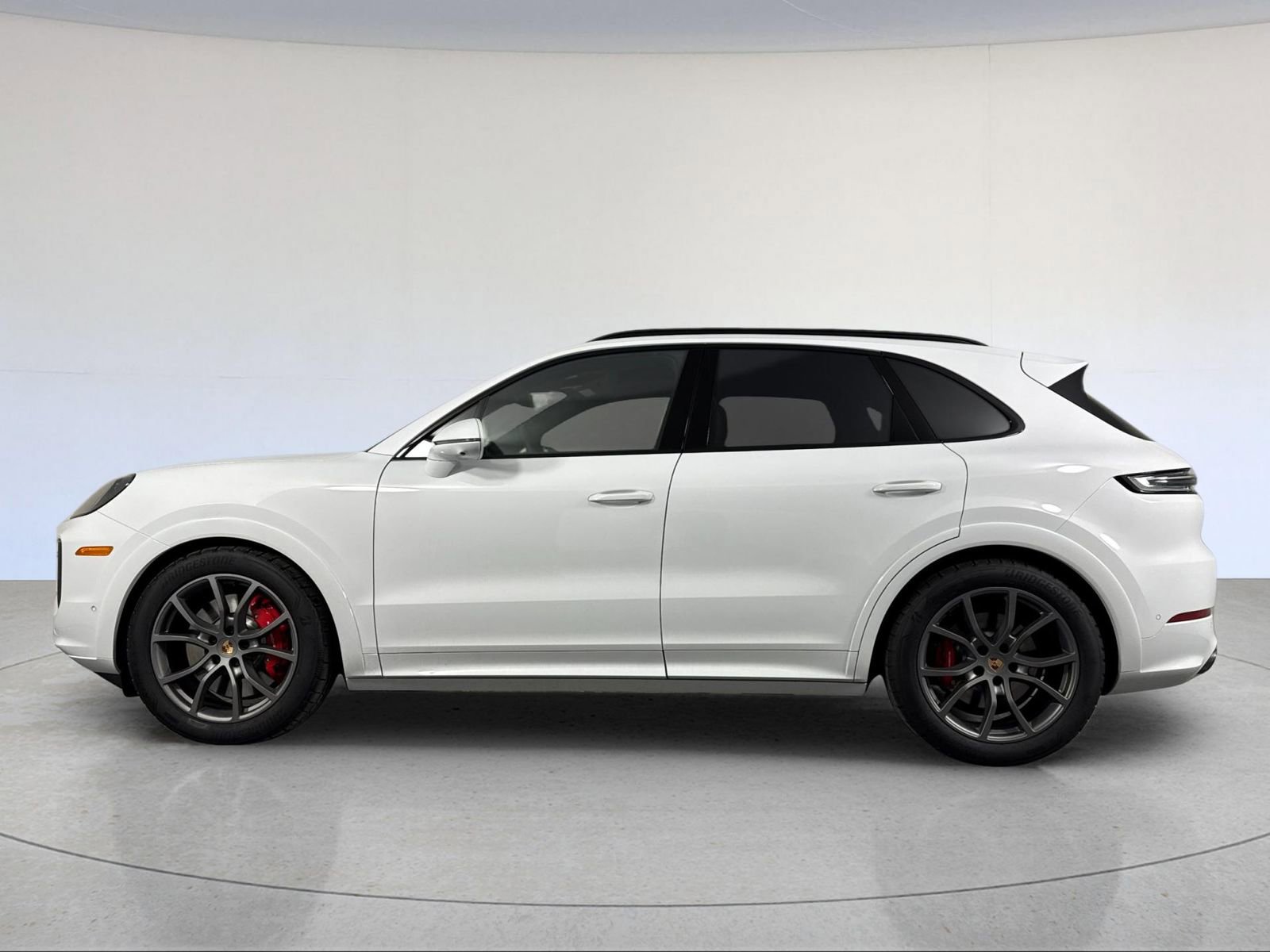 New 2026 Porsche Cayenne GTS image 2