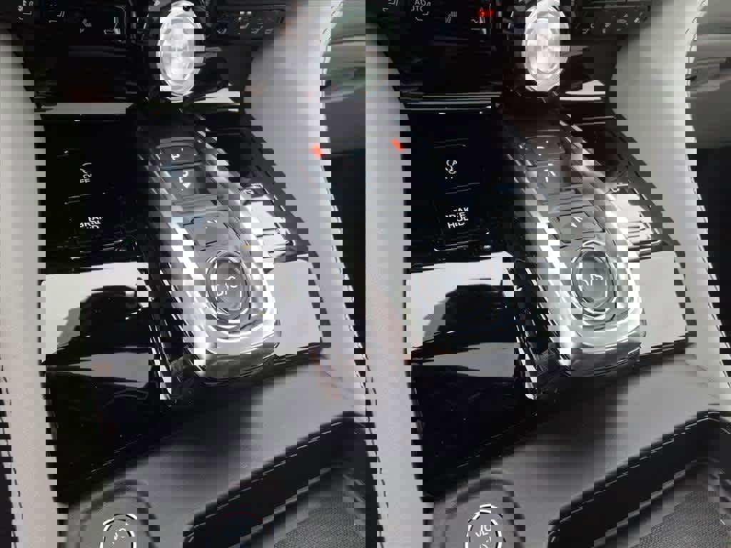 Used 2025 Acura MDX w/Advance Package image 31