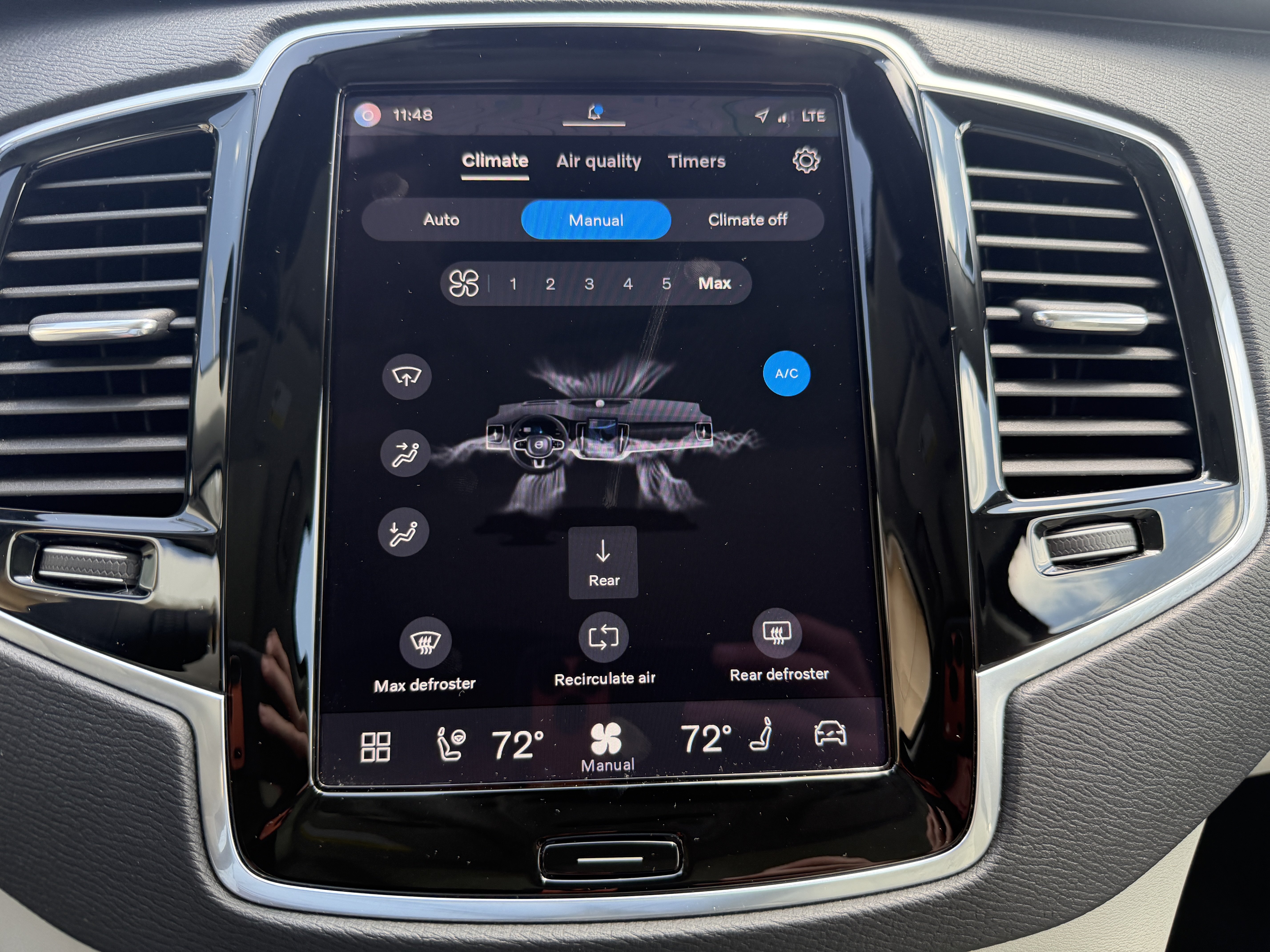 Certified 2024 Volvo XC90 T8 Plus AWD/4WD image 27
