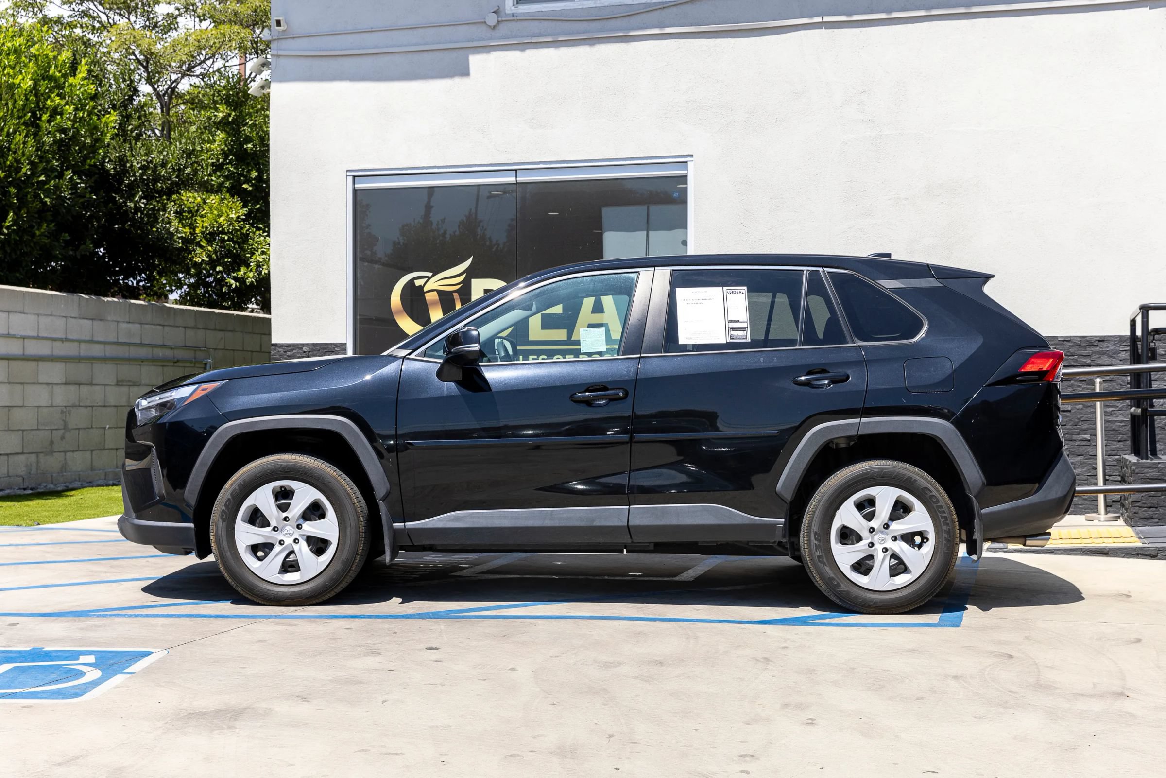 Used 2024 Toyota RAV4 LE FWD image 9