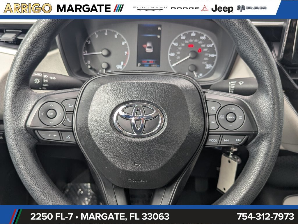 Used 2025 Toyota Corolla LE FWD image 15