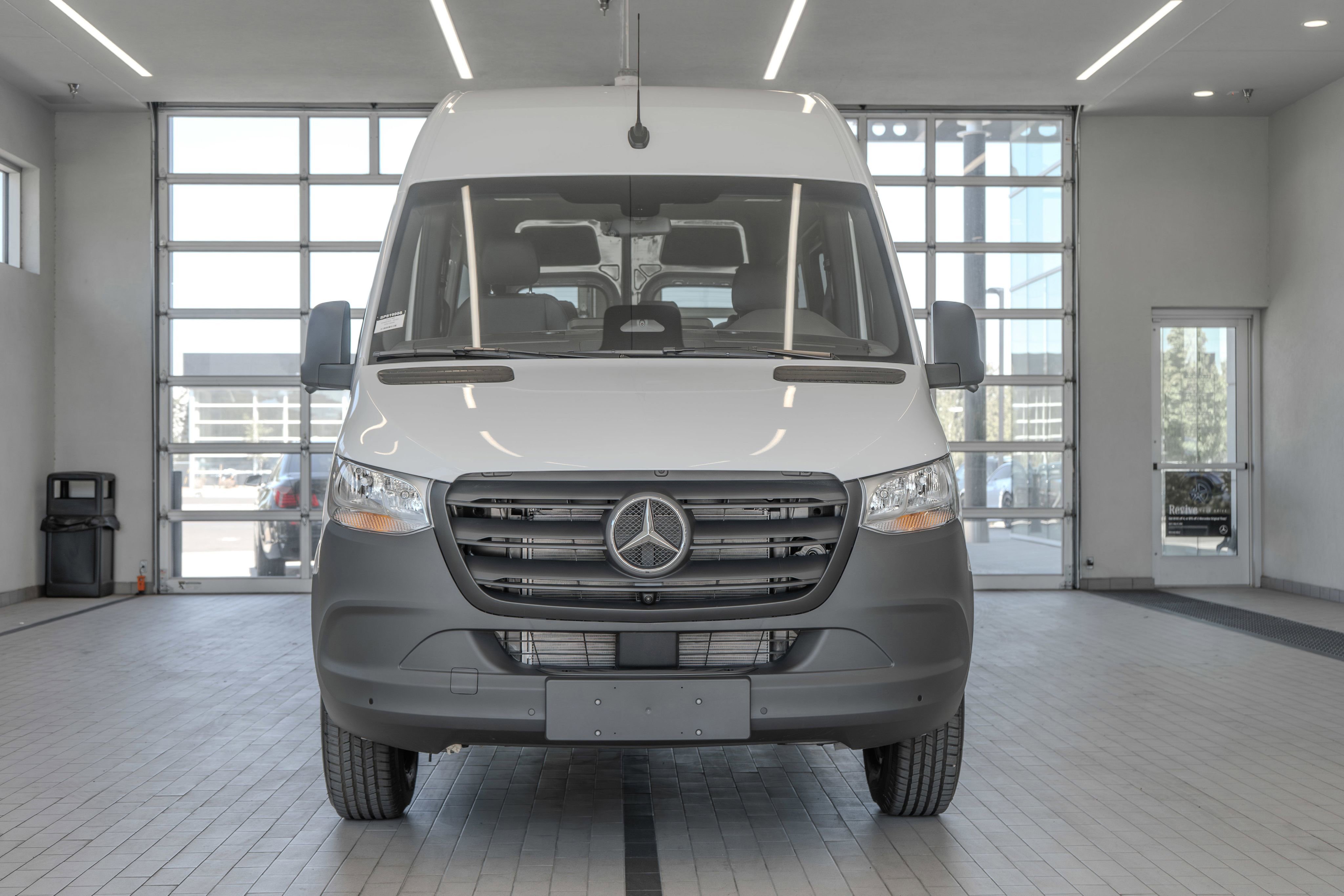 Used 2025 Mercedes-Benz Sprinter 2500 image 11