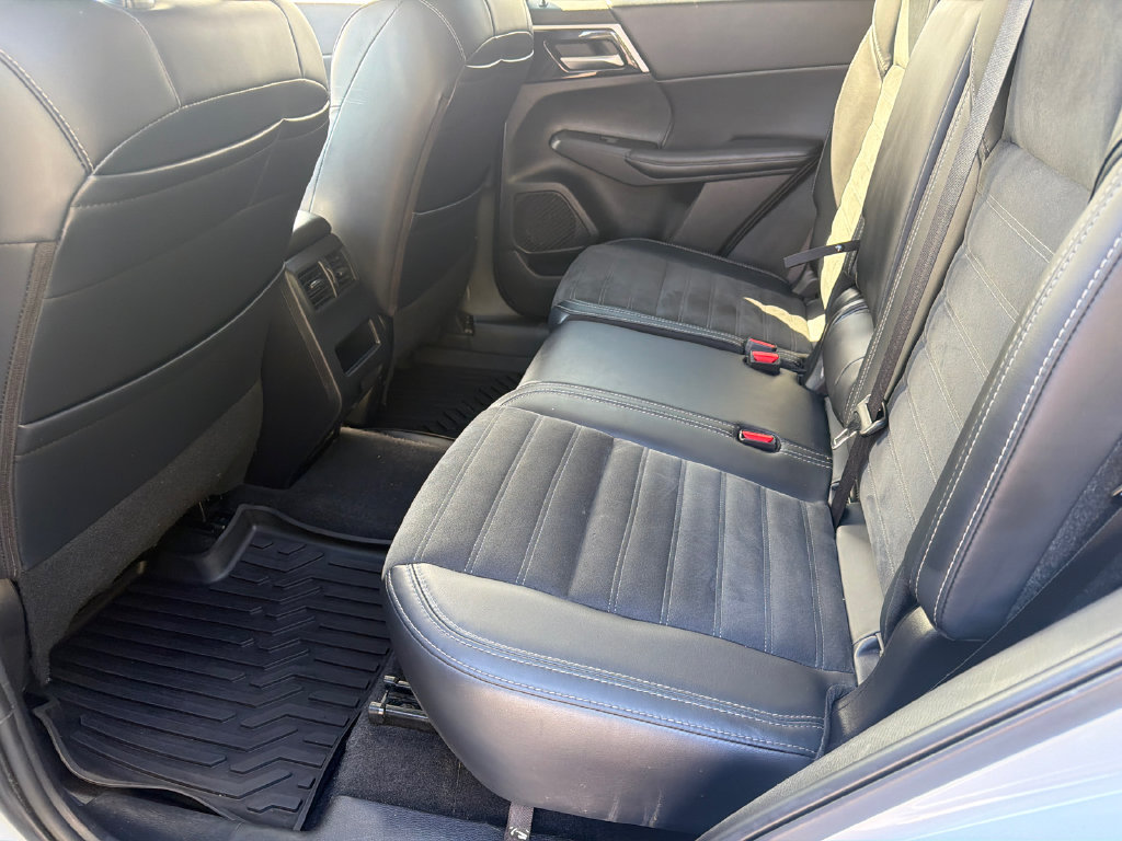 Used 2024 Mitsubishi Outlander SE FWD image 25