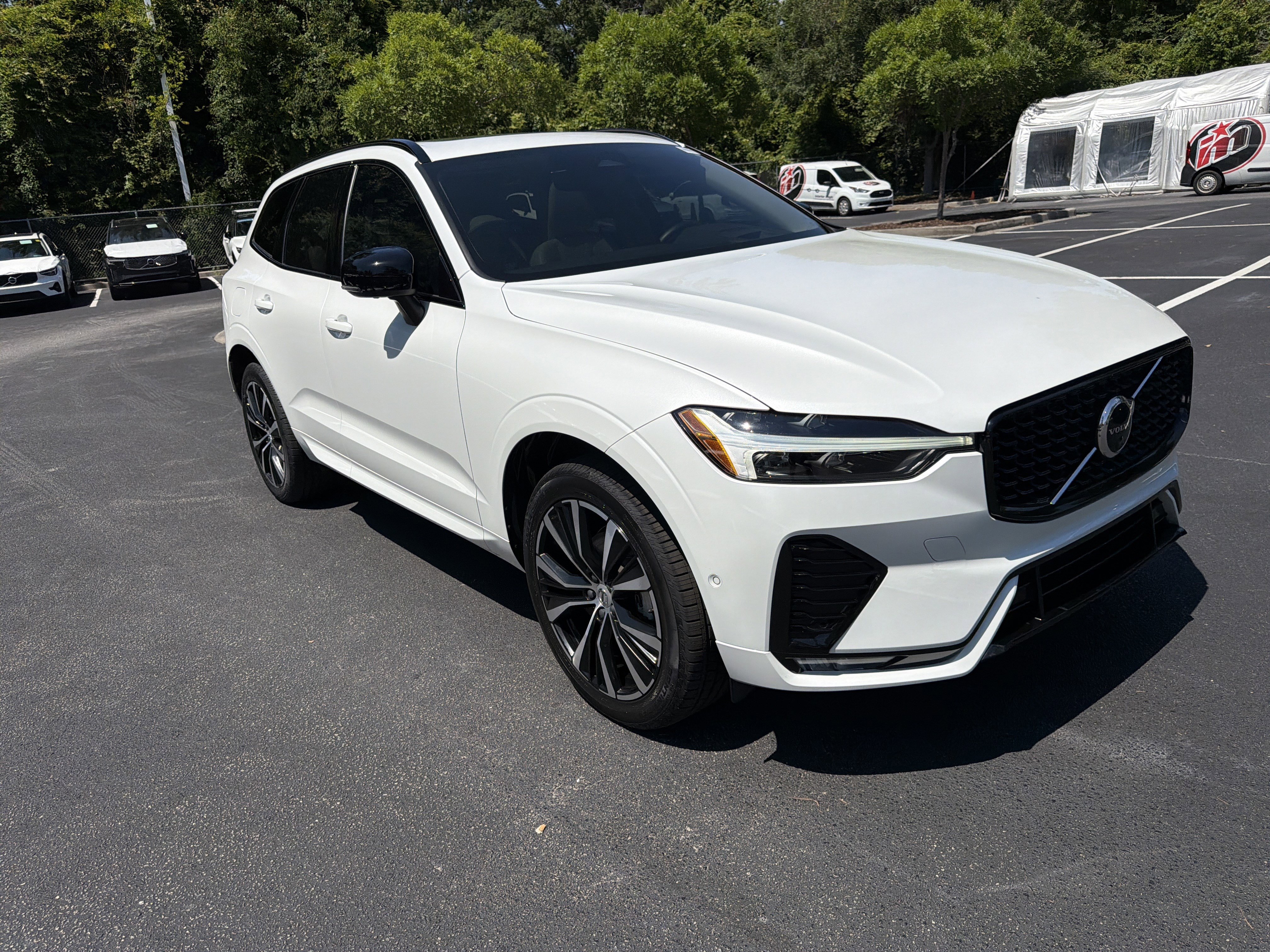 Certified 2023 Volvo XC60 B5 Ultimate w/ Protection Package Premier FWD image 37