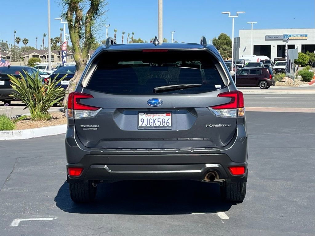 Certified 2023 Subaru Forester Premium AWD/4WD image 4