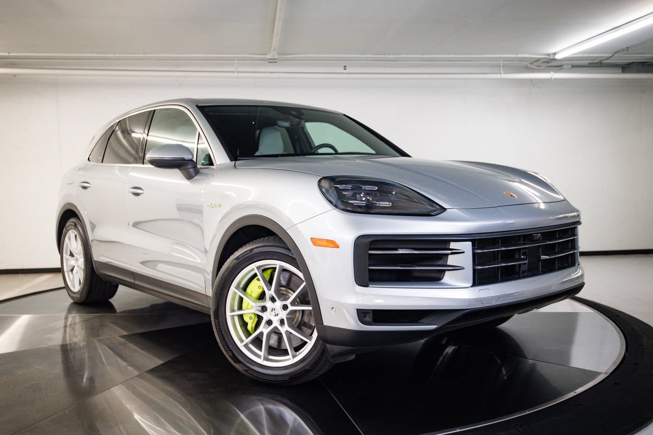 Certified 2025 Porsche Cayenne E-Hybrid AWD/4WD image 9