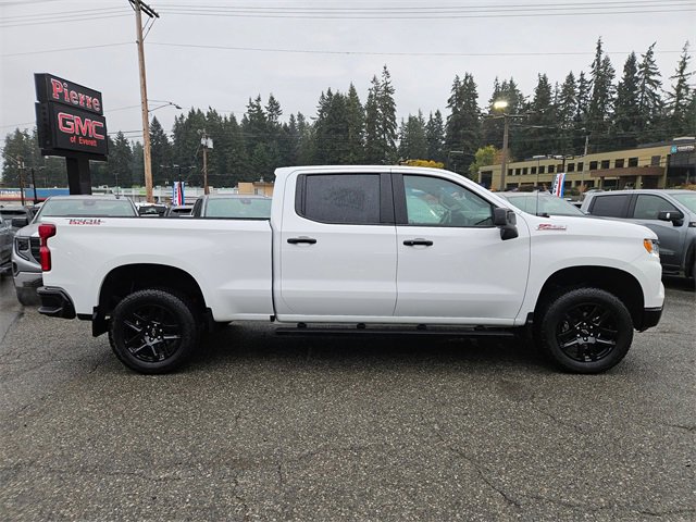 Used 2025 Chevrolet Silverado 1500 LT Trail Boss w/ Convenience Package II image 3