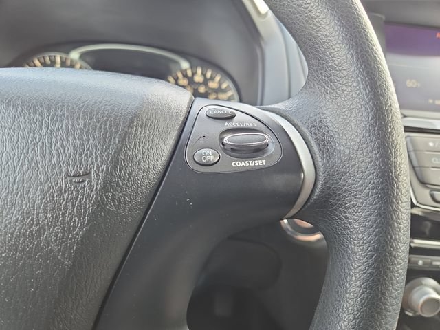 Used 2020 Nissan Pathfinder S FWD image 16
