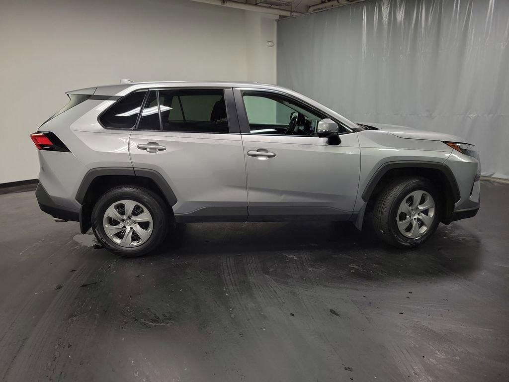 Used 2023 Toyota RAV4 LE AWD/4WD image 9