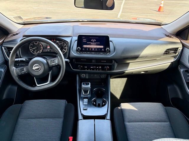 Used 2023 Nissan Rogue SV image 25