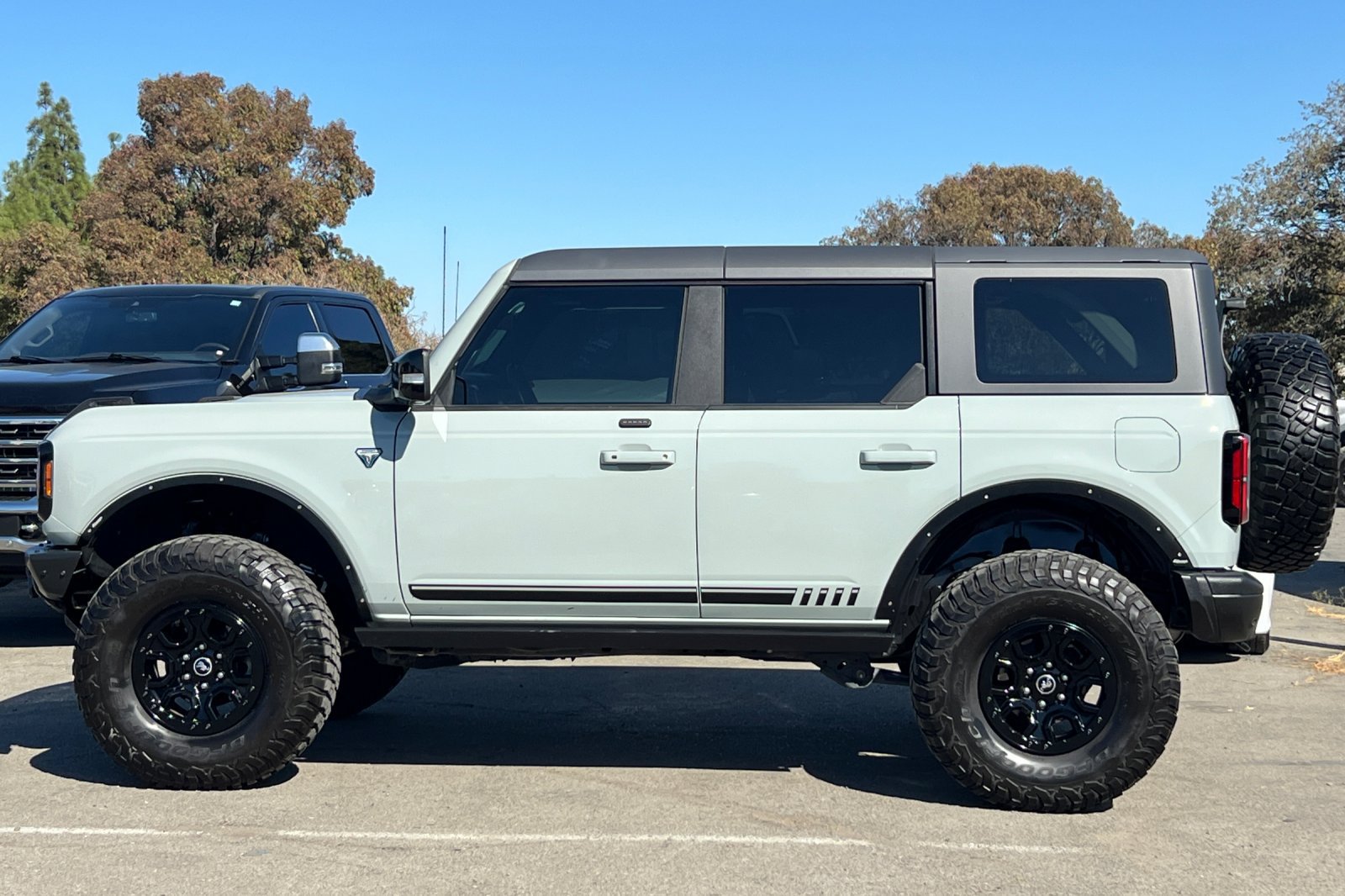 Certified 2021 Ford Bronco First Edition AWD/4WD image 7