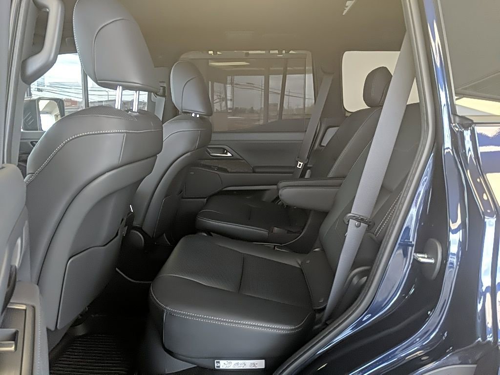 Used 2026 Lexus GX 550 w/ Accessory Package (2T) image 15