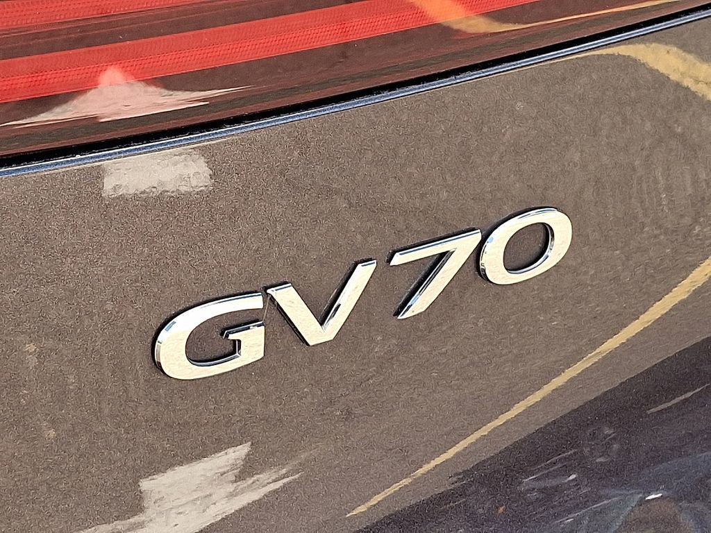 Used 2023 Genesis GV70 2.5T w/ Advanced Package AWD/4WD image 31